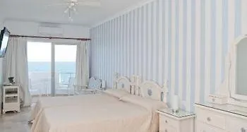 Hotel Boutique Milla De Plata Torreguadiaro 2*,  Španělsko